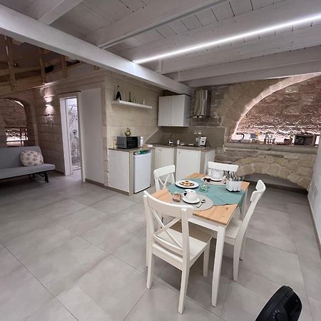 Epoca Suite House Trani Eksteriør billede